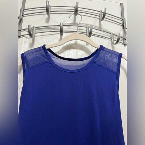 Athleta Mesh-back Muscle Tee women’s M royal blue athleisure Gorpcore tank top - Picture 4 of 4